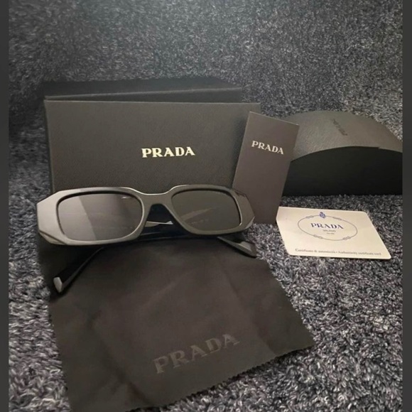 Grade A prada glasses - Picture 2 of 4